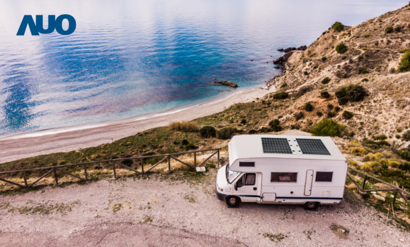 「可撓輕量化太陽光電板SunCurva」使用輕量特殊耐候型複合板取代傳統太陽能板的玻璃前板，不僅降低70%重量，每米平方僅3Kg；具有抗衝擊性能及通過電磁相容性測試，可應用於交通運輸工具，如露營車、遊艇等